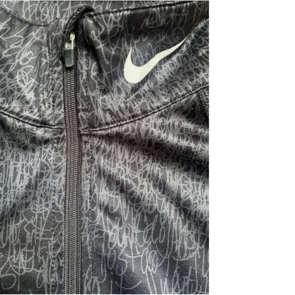 Nike Reflective Scribble Print Women’s Therma-fit 1/4 Zip Pullover SZ M  NWOT
